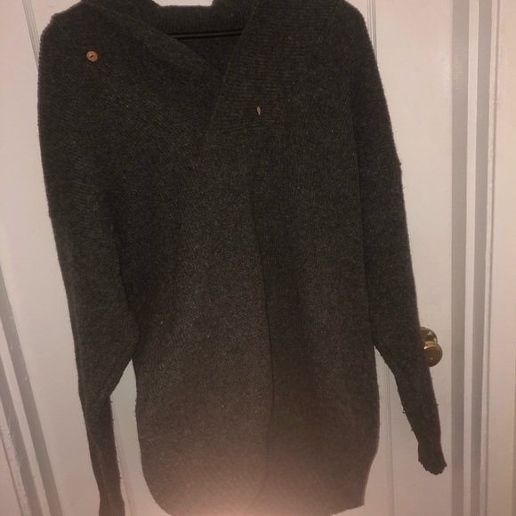 Vintage St Martins enlarge Charcoal Wool Blend Sweater- 70 percent wool- used - Picture 9 of 9